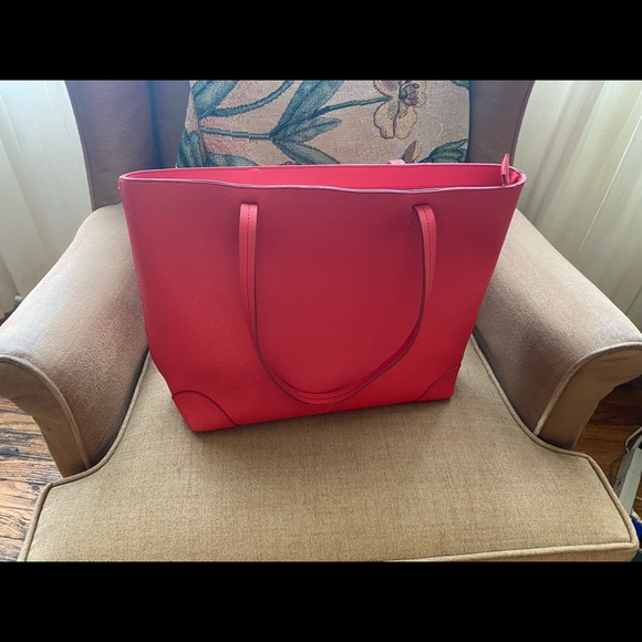 ‘Forever 21’ Sturdy and Roomy Red Tote - Picture 7 of 10